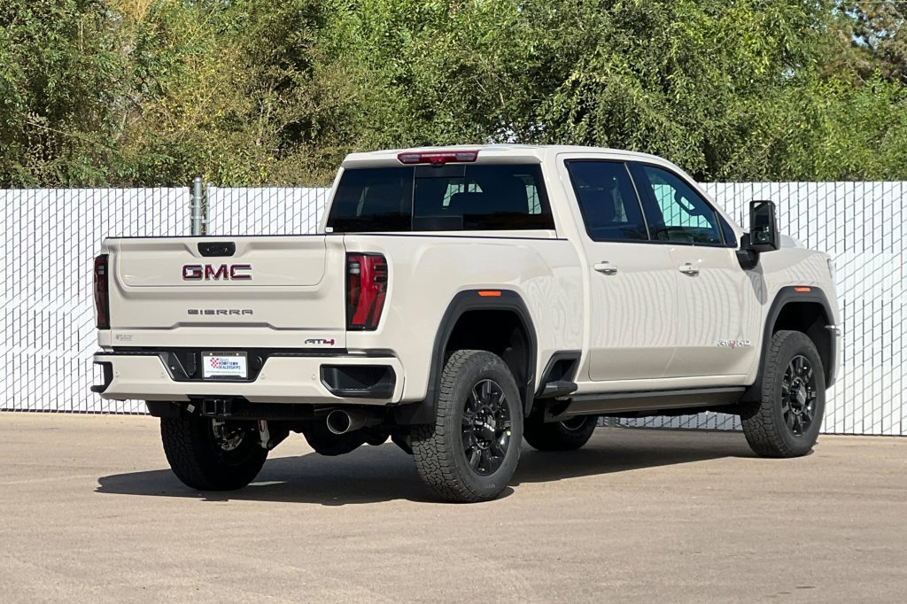2026 Gmc Sierra 3500 HD AT4 photo 4