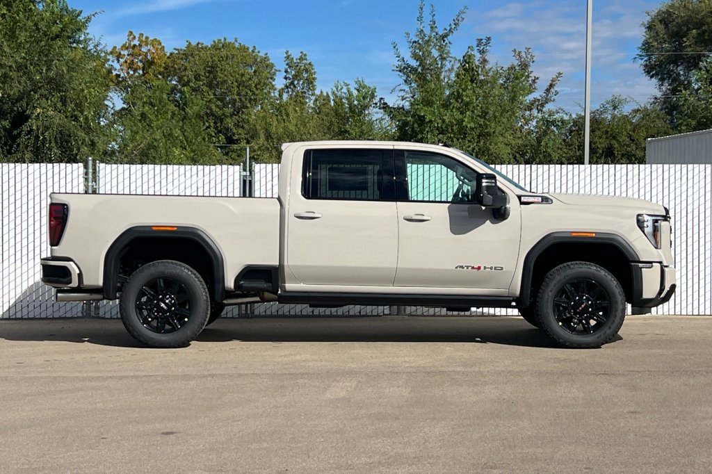 2026 Gmc Sierra 3500 HD AT4 photo 3