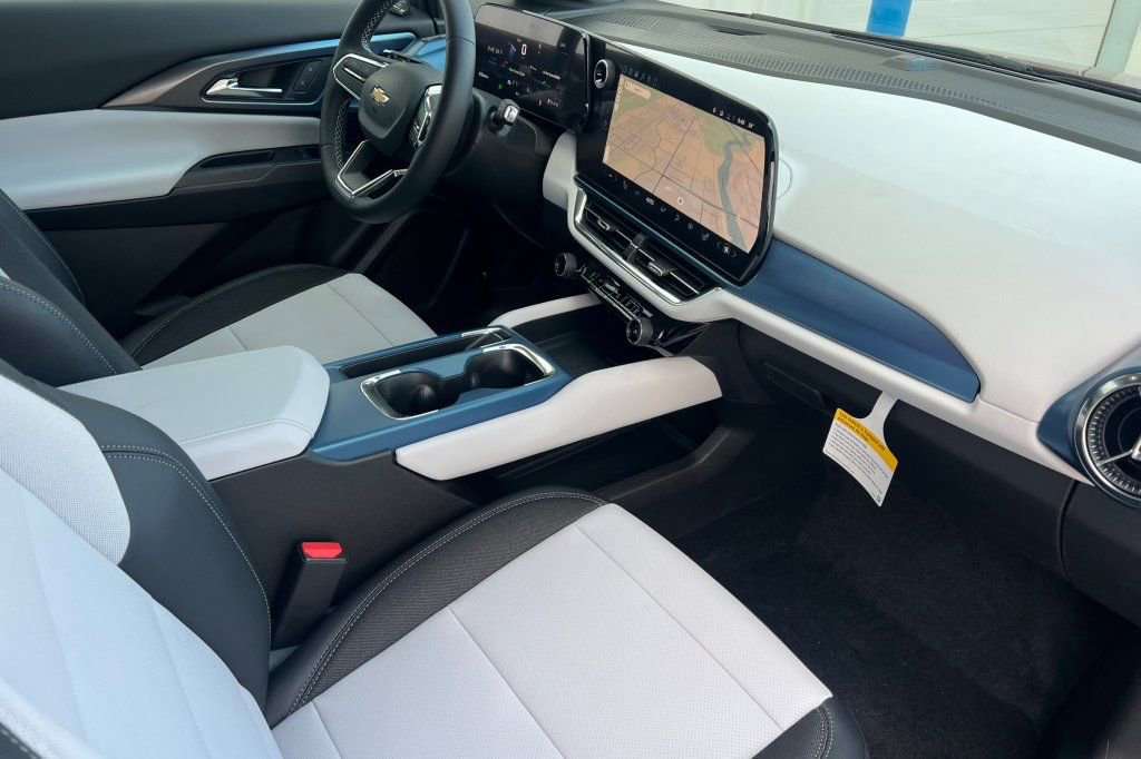 2026 Chevrolet Equinox EV 2LT - Photo 13
