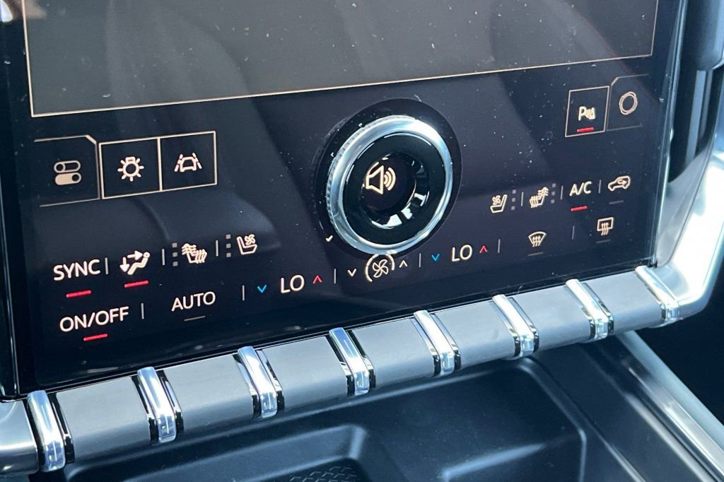 2026 GMC Acadia AT4 - Photo 19