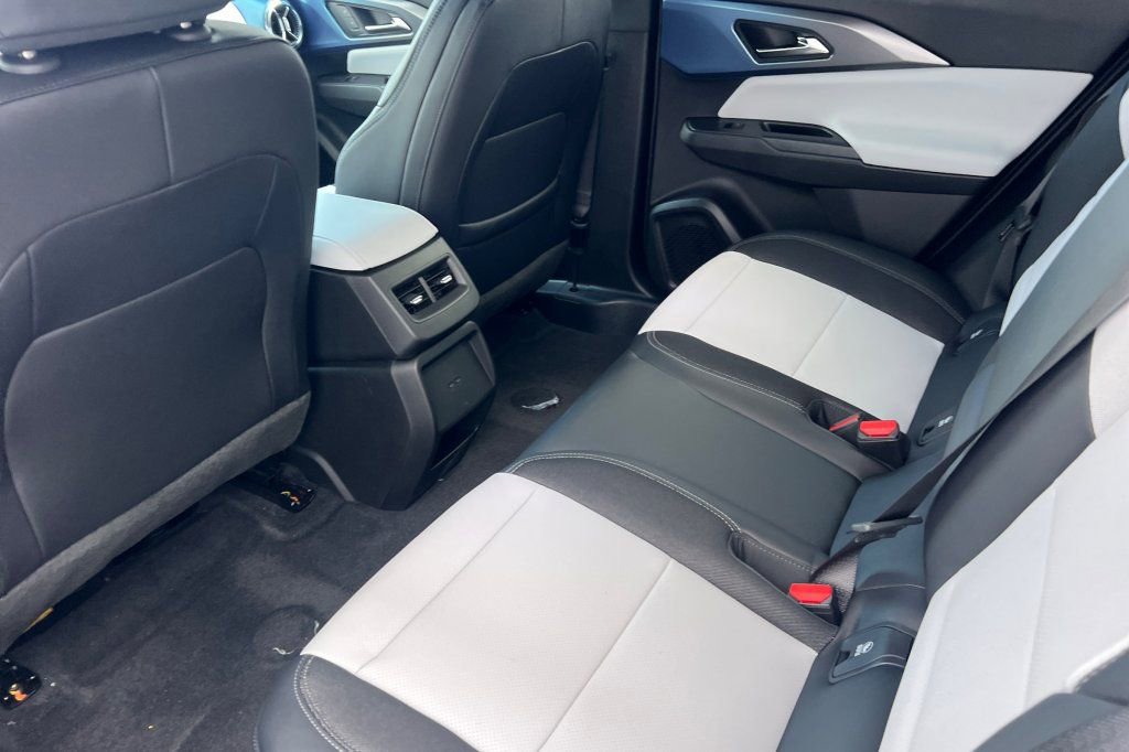 2026 Chevrolet Equinox EV 2LT - Photo 9