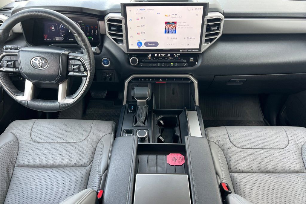 2024 Toyota Sequoia SR5 - Photo 10