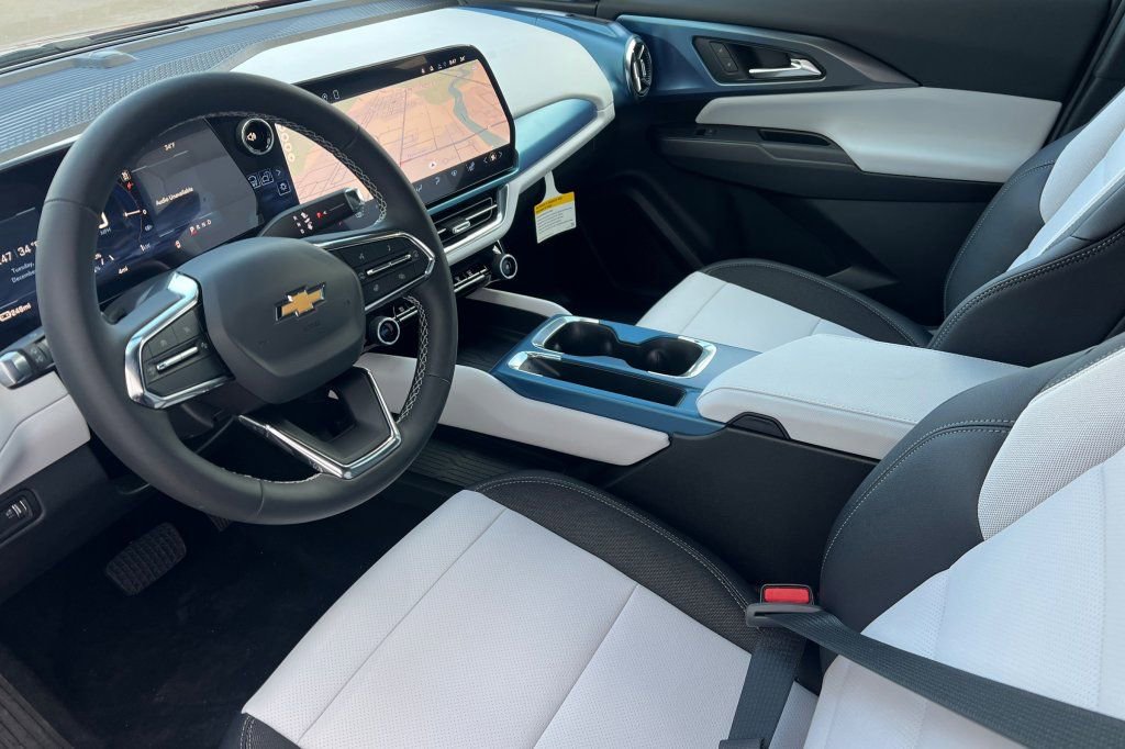 2026 Chevrolet Equinox EV 2LT - Photo 7