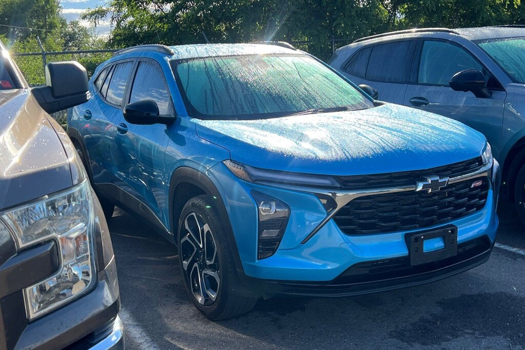 Used 2025 Chevrolet Trax 2RS SUV