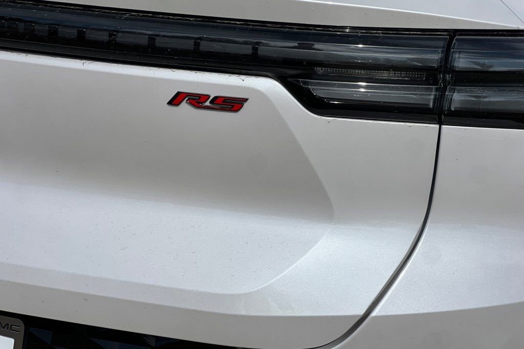 2025 Chevrolet Equinox EV RS - Photo 21