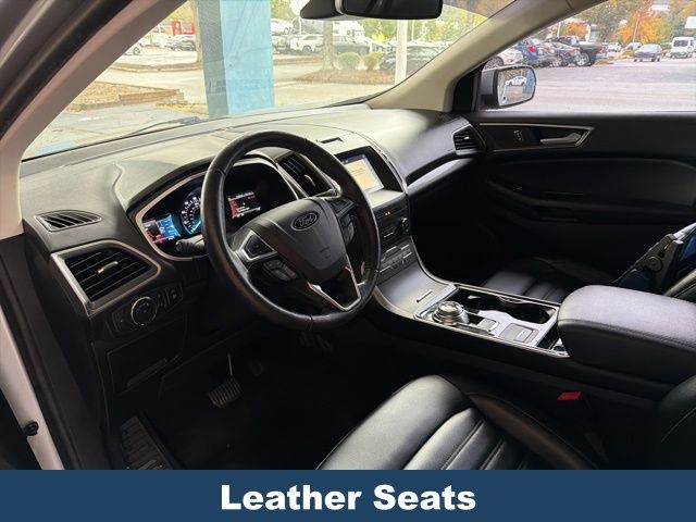 2019 Ford Edge SEL photo 2
