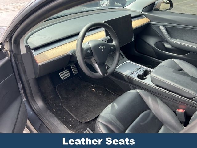 2021 Tesla Model 3 Standard Range Plus photo 2