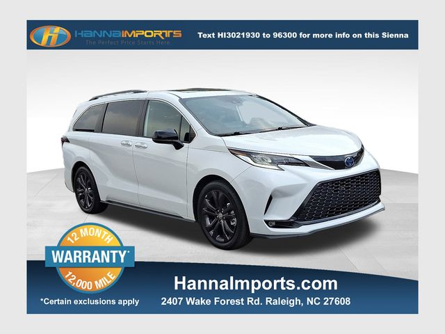 2023 Toyota Sienna XSE's photo