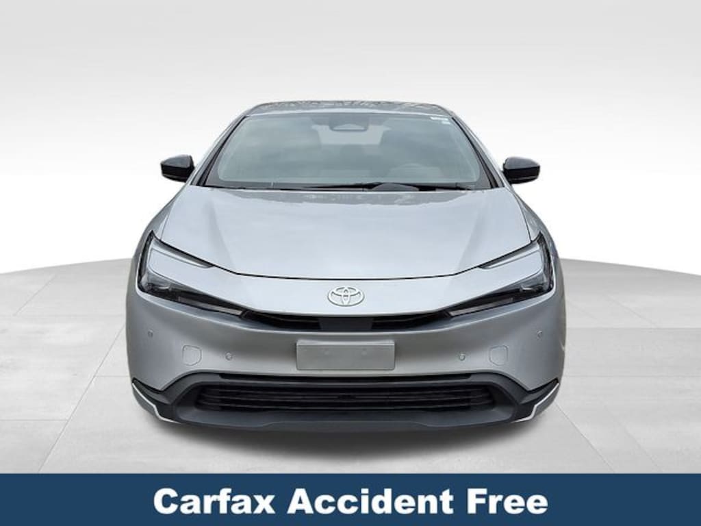 Used 2024 Toyota Prius LE Hatchback