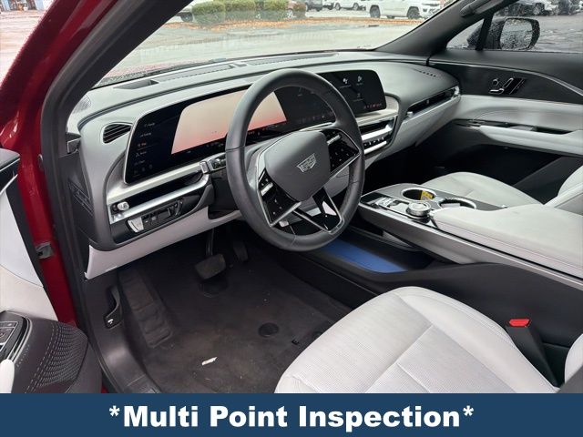 2024 Cadillac Lyriq Luxury photo 3