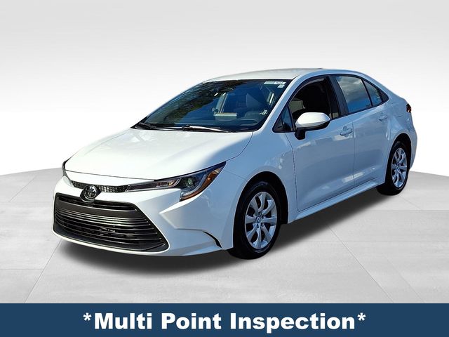 2025 Toyota Corolla LE photo 3