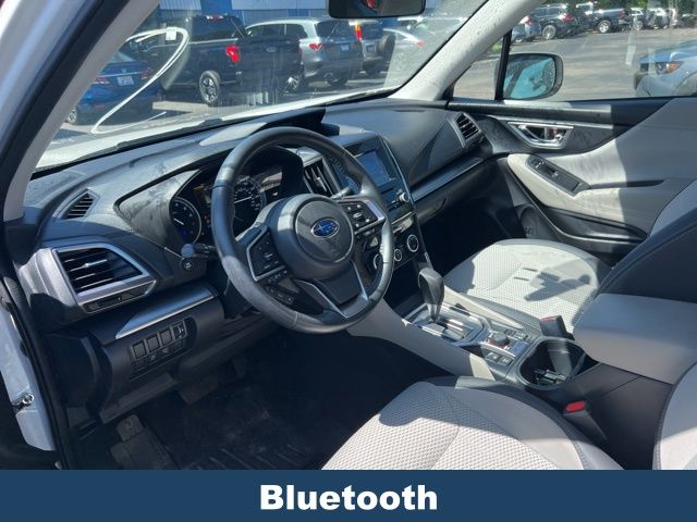 2020 Subaru Forester Premium photo 3