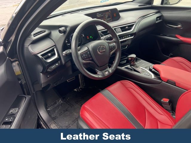 2022 Lexus UX 250h F SPORT photo 2