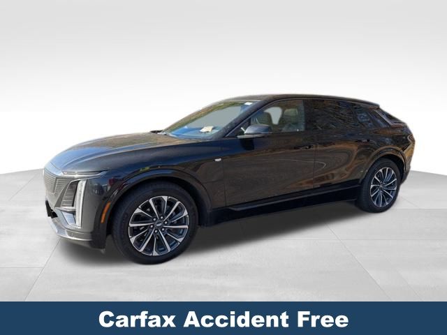 2024 Cadillac Lyriq Sport photo 2