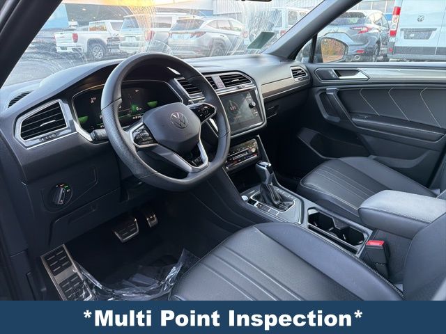 2024 Volkswagen Tiguan SE R-Line Black photo 3