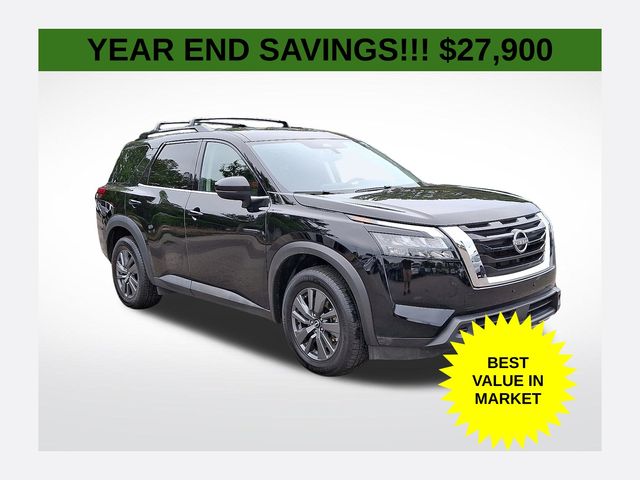 2023 Nissan Pathfinder SV's photo