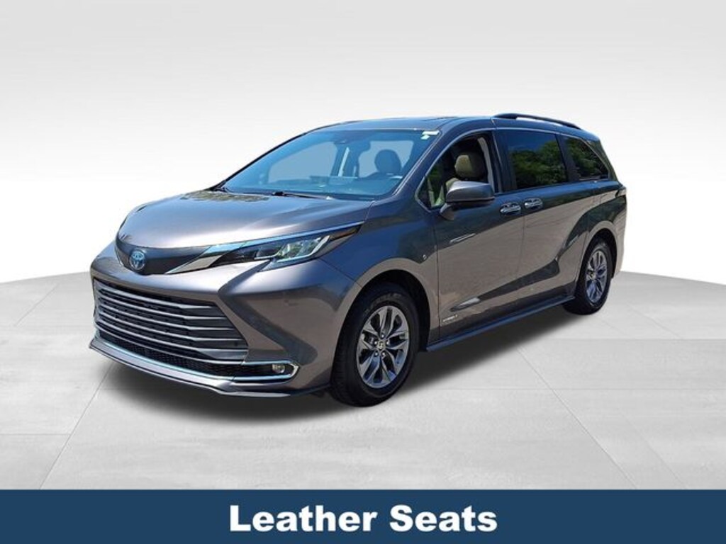 Used 2021 Toyota Sienna XLE Minivan/Van