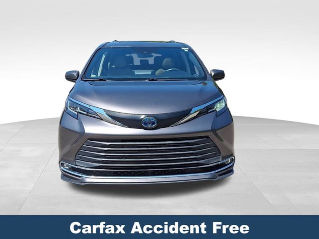 Used 2021 Toyota Sienna XLE Minivan/Van