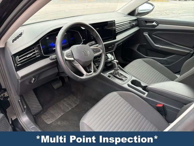 2025 Volkswagen Jetta 1.5T S photo 2