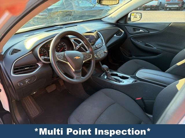 2024 Chevrolet Malibu 1LT photo 3