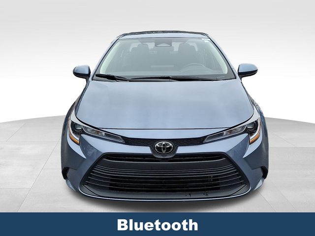 2025 Toyota Corolla LE photo 2