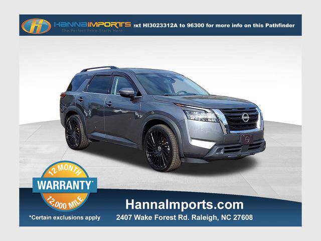 2022 Nissan Pathfinder SV