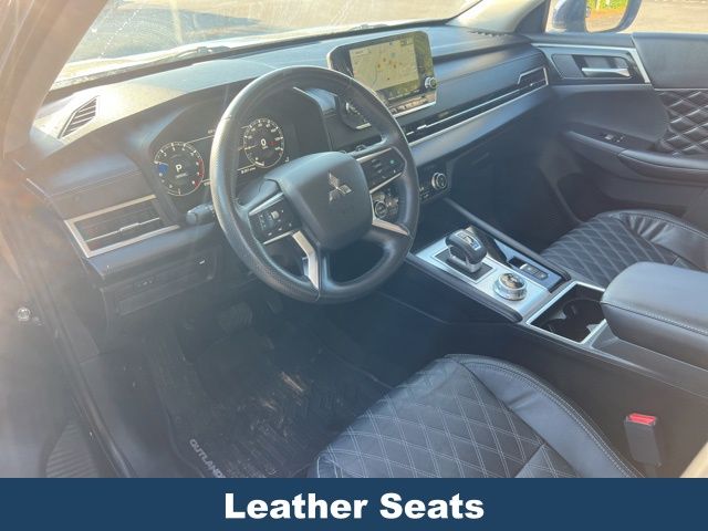 2022 Mitsubishi Outlander SEL photo 3
