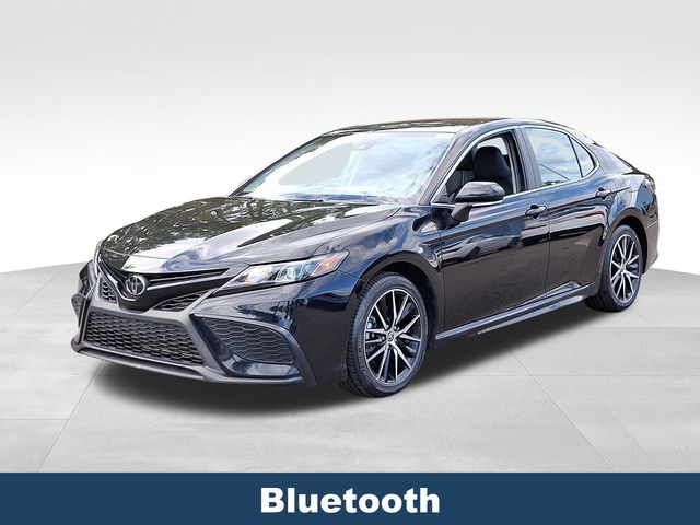 2024 Toyota Camry SE photo 3