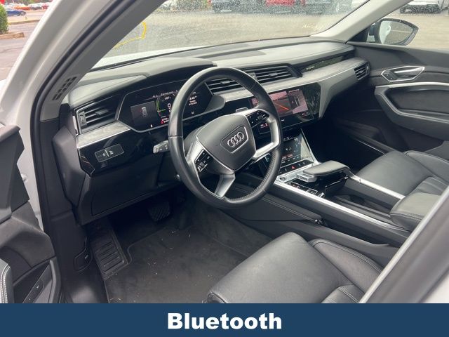 2021 Audi e-tron Prestige photo 3