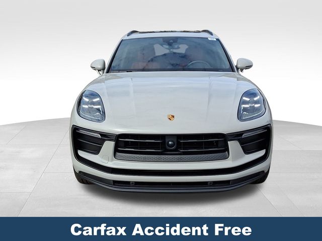 2025 Porsche Macan Base photo 2