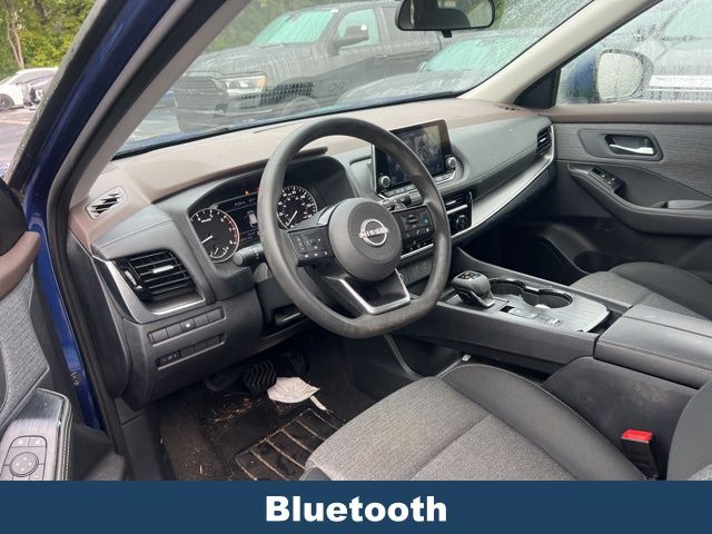 2022 Nissan Rogue SV photo 3