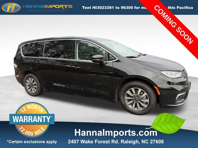 2024 Chrysler Pacifica PHEV Select's photo