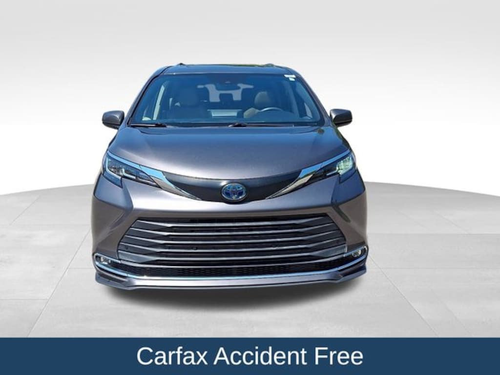 Used 2021 Toyota Sienna XLE Minivan/Van