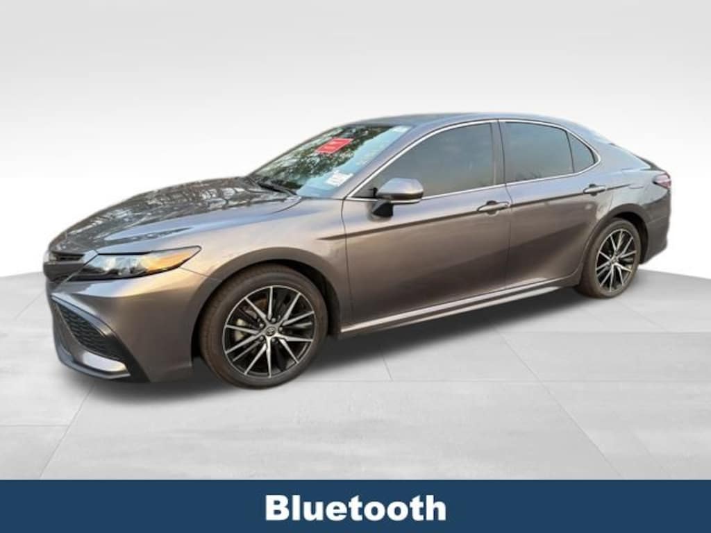 Used 2024 Toyota Camry SE Sedan