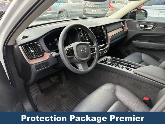 2024 Volvo XC60 B5 Plus photo 3