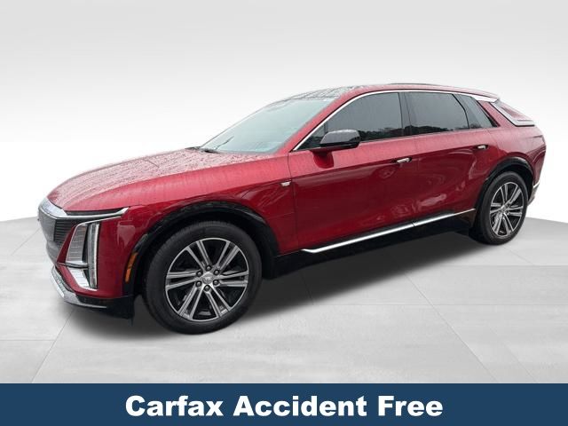 2024 Cadillac Lyriq Luxury photo 2