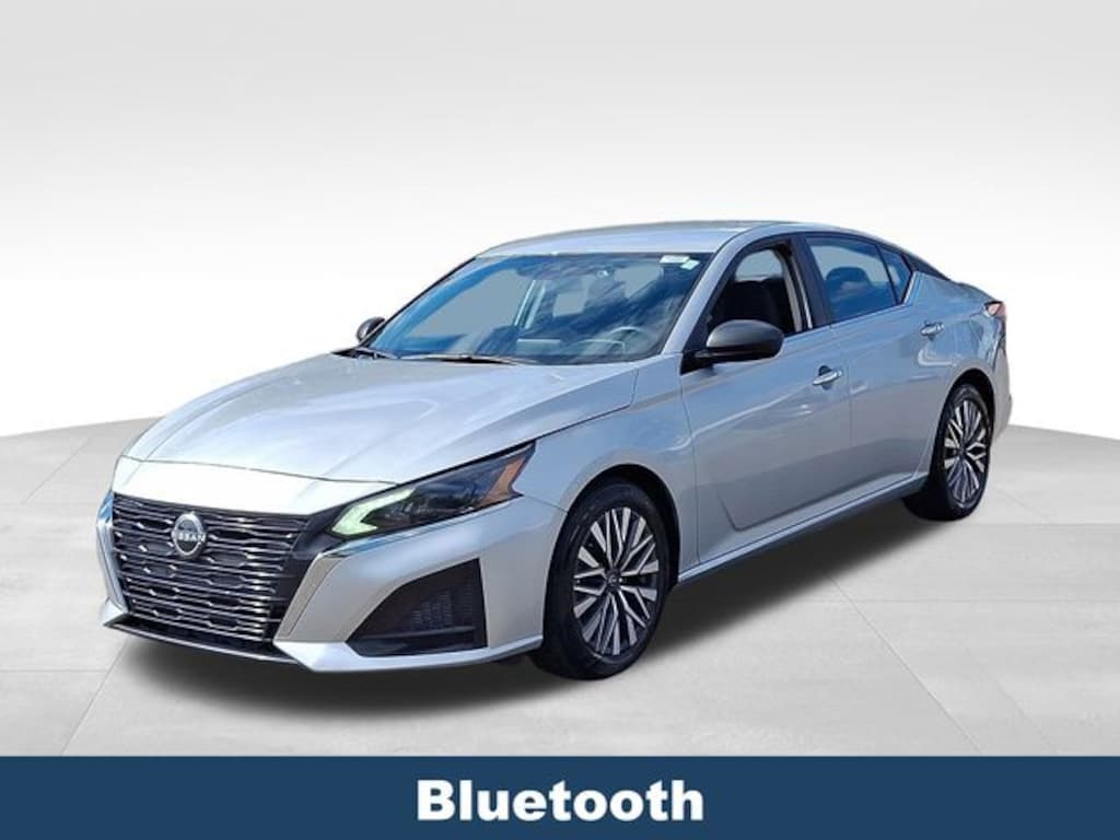 Used 2024 Nissan Altima 2.5 SV Sedan