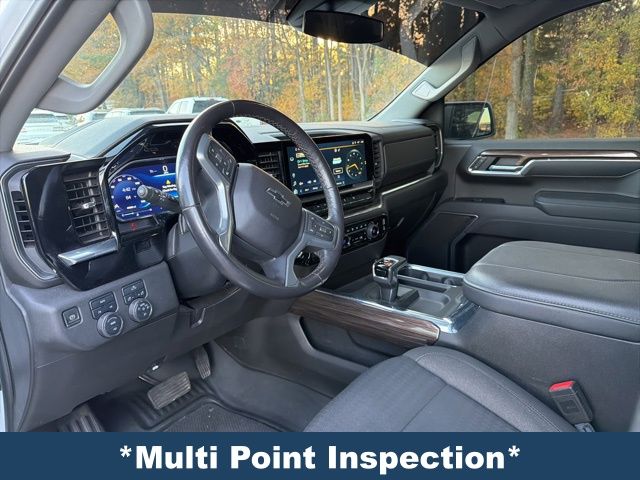 2023 Chevrolet Silverado 1500 RST photo 3