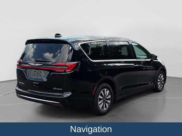 Used 2024 Chrysler Pacifica Plug-In Hybrid Select Minivan/Van