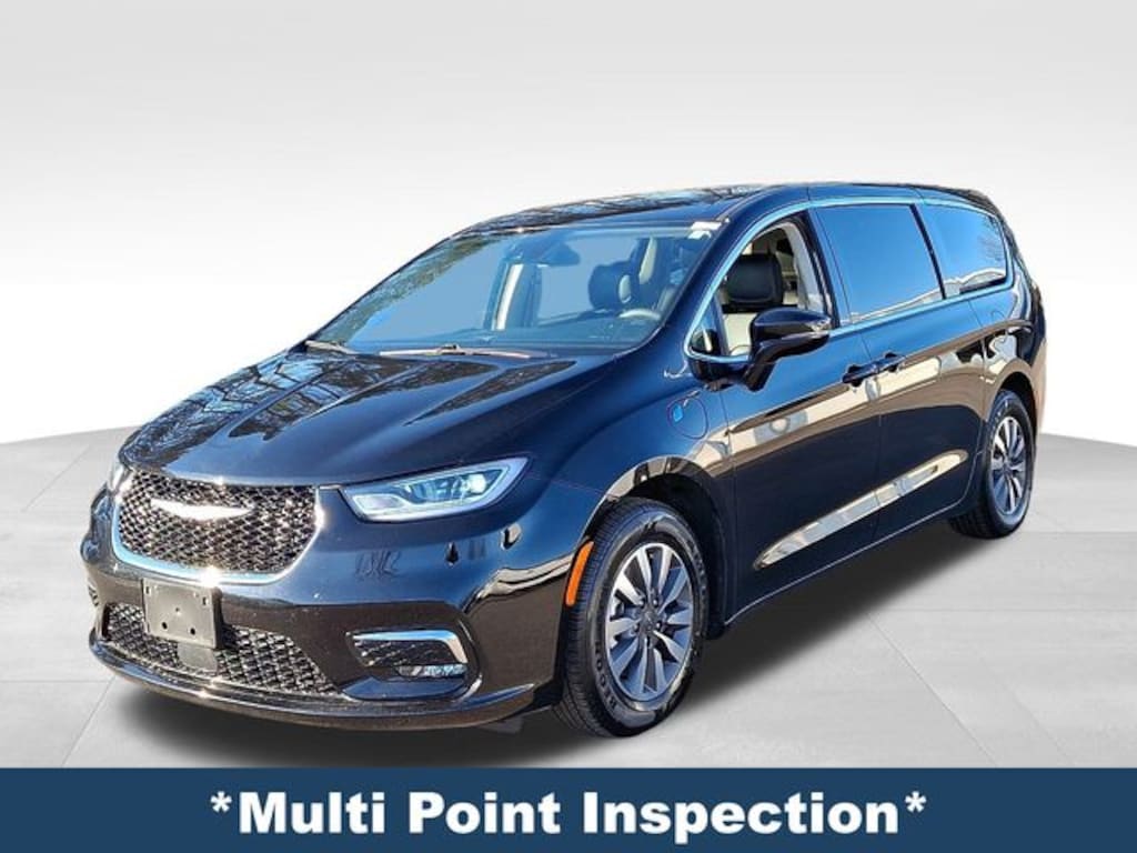 Used 2024 Chrysler Pacifica Plug-In Hybrid Select Minivan/Van