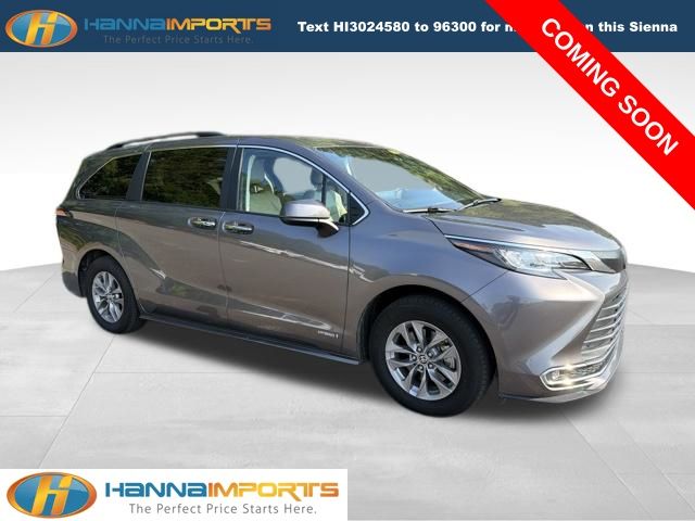2021 Toyota Sienna XLE 8-Passenger Hybrid FWD's photo