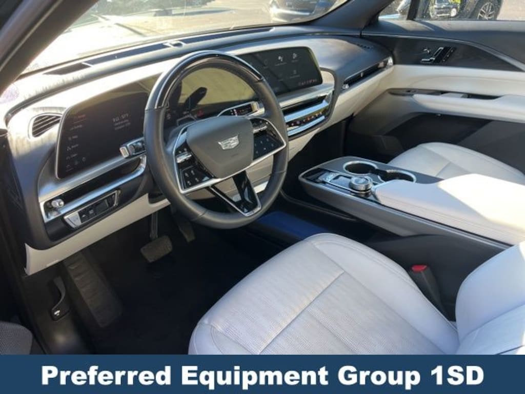 Used 2024 CADILLAC LYRIQ Luxury SUV