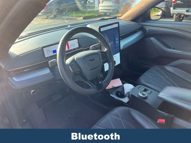 2022 Ford Mustang Mach-E Select photo 2