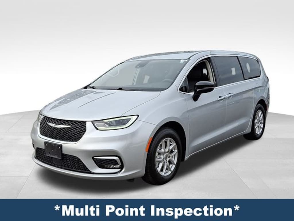 Used 2024 Chrysler Pacifica Touring L Minivan/Van