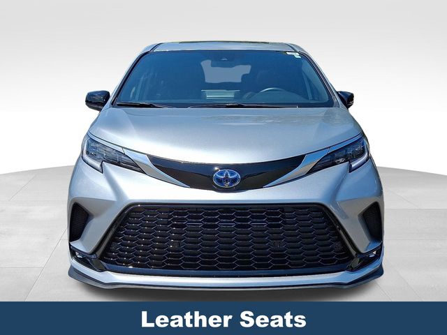 2024 Toyota Sienna XSE photo 2
