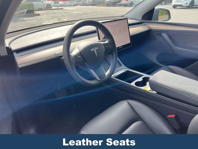 2025 Tesla Model Y Long Range photo 3