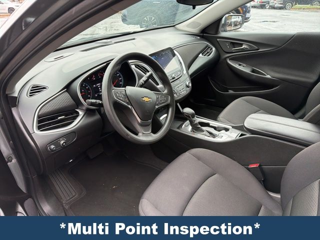 2024 Chevrolet Malibu 1LT photo 2