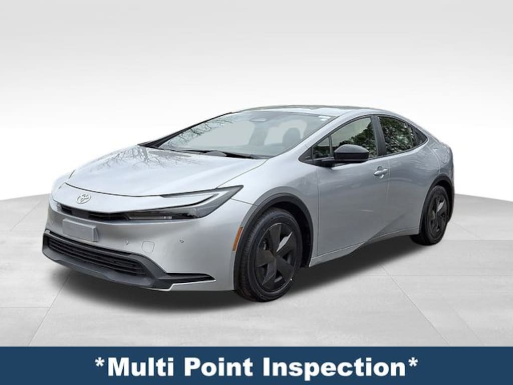 Used 2024 Toyota Prius LE Hatchback