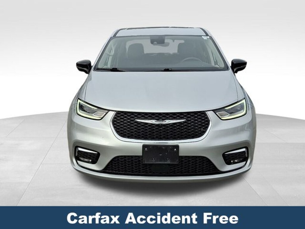 Used 2024 Chrysler Pacifica Touring L Minivan/Van