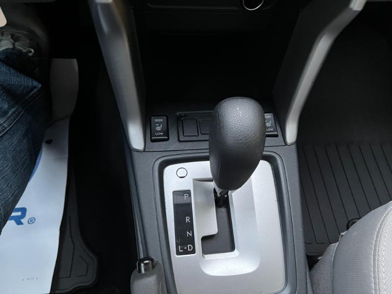 2016 Subaru Forester 2.5i Premium photo 4